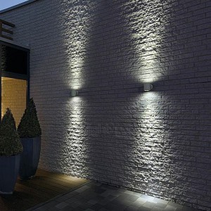 Décorer sa terrasse - Lumières mur en pierre