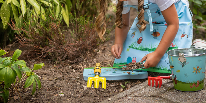 initier les enfants au jardinage